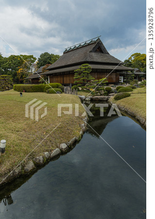 日本　岡山県岡山市北区後楽園の日本庭園内にある延養亭 135928796