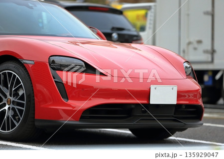 ドイツ製のスポーツカー(電気自動車) ドイツ製のスポーツカー(電気自動車) 135929047