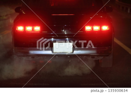 車のテールランプ 車のテールランプ 135930634