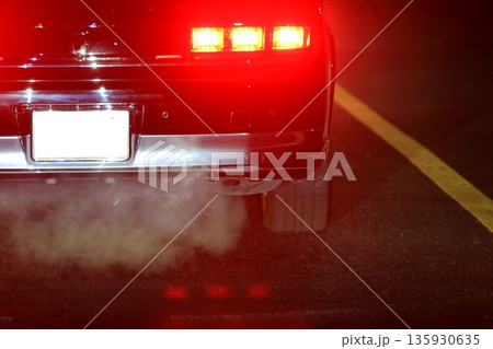 車のテールランプ 車のテールランプ 135930635