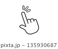 黒い枠線のある白いマウスポインタがクリックするシンプルなイラスト 135930687
