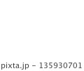 白い塗りだけのマウスポインタがクリックするシンプルなイラスト 135930701
