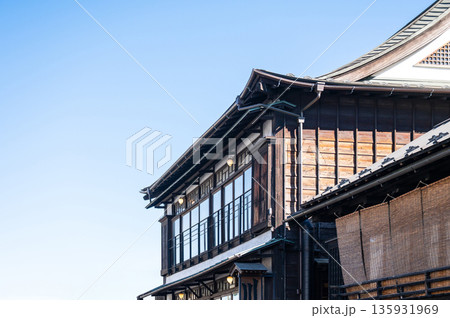 古民家建築に見る屋根と軒の連続美 古民家建築に見る屋根と軒の連続美 135931969