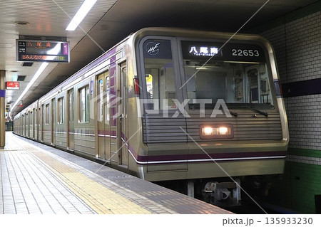 【Osaka Metro】22系〜リニューアル〜（谷町線：出戸駅） 135933230