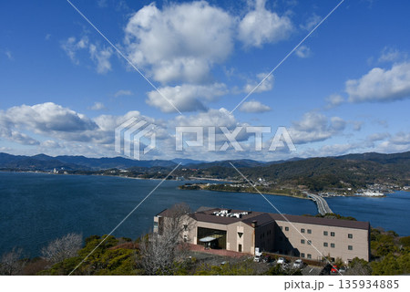 浜名湖展望台から眺める冬の風景 135934885