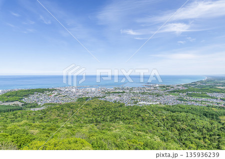 北海道紋別市 初夏の紋別市の街並み 北海道紋別市 初夏の紋別市の街並み 135936239