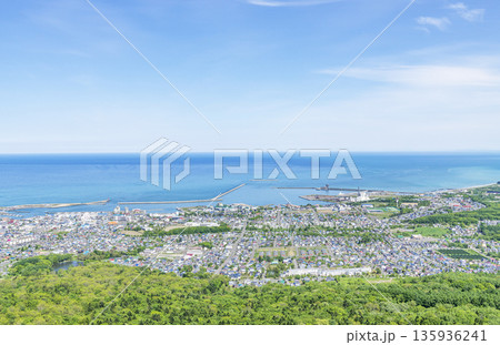 北海道紋別市 初夏の紋別市の街並み 北海道紋別市 初夏の紋別市の街並み 135936241