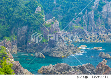 夏の和歌山県串本町 紀伊大島 海金剛 夏の和歌山県串本町 紀伊大島 海金剛 135936614