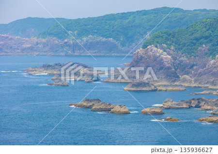 夏の和歌山県串本町　紀伊大島　海金剛 135936627