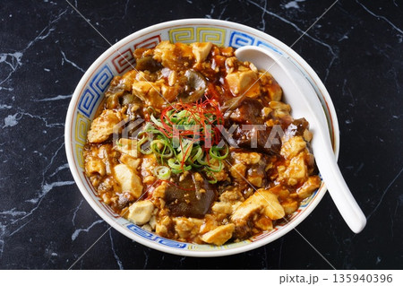 麻婆茄子　麻婆豆腐 135940396