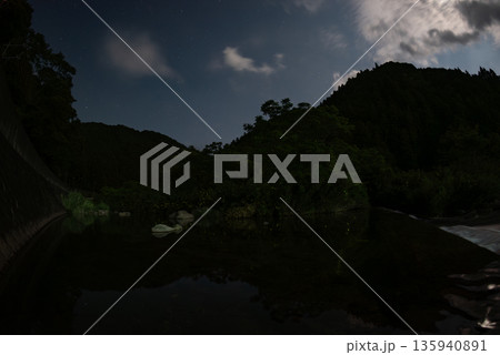 ホタルの舞う風景 ホタルの舞う風景 135940891
