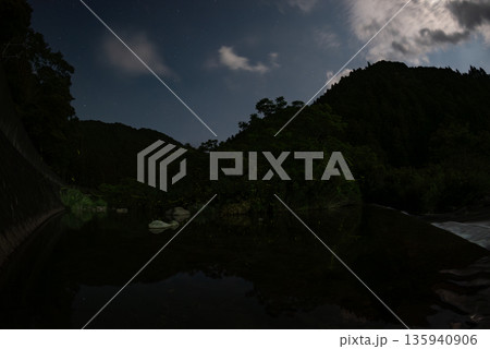ホタルの舞う風景 ホタルの舞う風景 135940906