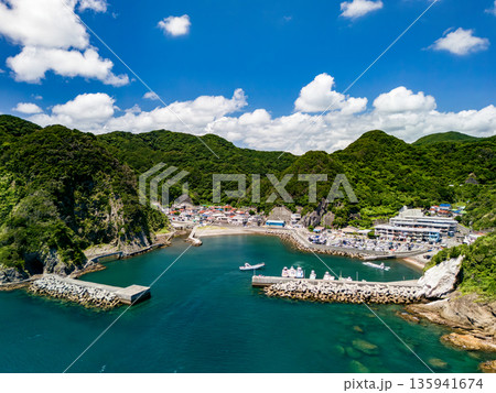 ヒリゾ浜のドローン撮影。あいあい岬、大根島、ユウスゲ公園、カツオ島他。ヒリゾ浜南伊豆町中木 静岡県 135941674