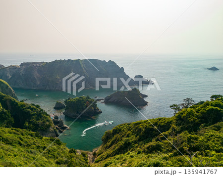 ヒリゾ浜のドローン撮影。あいあい岬、大根島、ユウスゲ公園、カツオ島他。ヒリゾ浜南伊豆町中木 静岡県 ヒリゾ浜のドローン撮影。あいあい岬、大根島、ユウスゲ公園、カツオ島他。ヒリゾ浜南伊豆町中木 静岡県 135941767