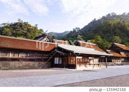 出雲大社 御本殿のまわり 出雲大社 御本殿のまわり 135942188