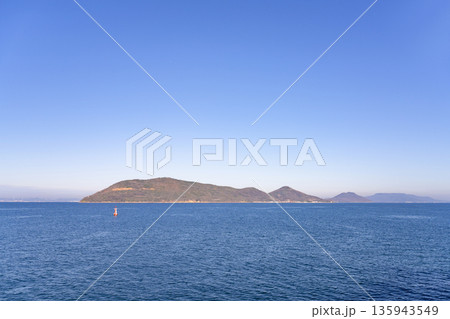 小豆島フェリー船上から見た風景 小豆島フェリー船上から見た風景 135943549