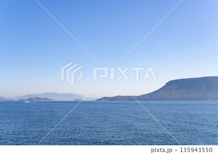 小豆島フェリー船上から見た風景 小豆島フェリー船上から見た風景 135943550