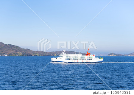 小豆島フェリー船上から見た風景 135943551