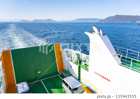 小豆島フェリー船上から見た風景 小豆島フェリー船上から見た風景 135943555