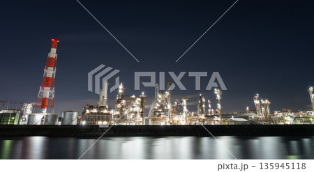 工場夜景　四日市市 135945118
