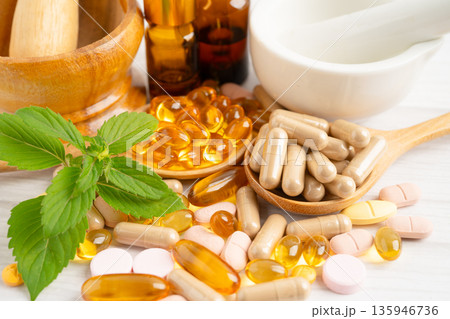Fish oil vitamin with EPA and DHA,Alternative medicine herbal organic capsule with vitamin E omega 3. 135946736