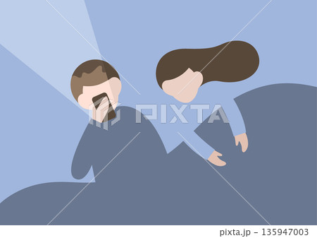 寝る前にスマホを見ている人のイラスト 135947003