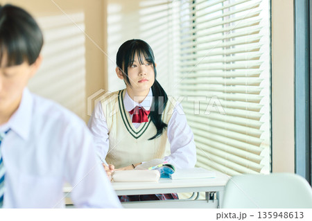 授業中の予備校 135948613