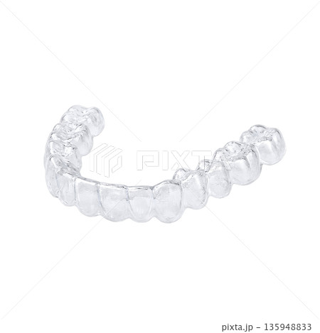 インビザライン マウスピース矯正 イラスト リアル 135948833