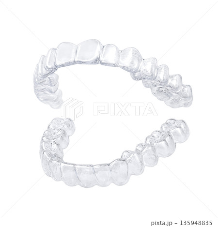 インビザライン マウスピース矯正 イラスト リアル 135948835