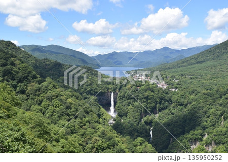 栃木県日光市 中禅寺湖全景 135950252
