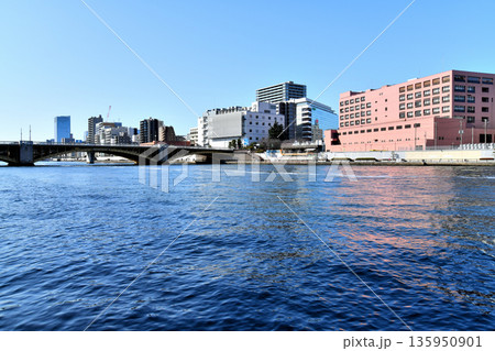 蔵前橋(西)周辺を上流より望む(東京都台東区)【2026.1】 135950901