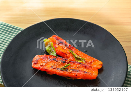 甘い焼き人参 甘い焼き人参 135952197