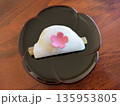 京都で正月に食べる花びら餅 135953805