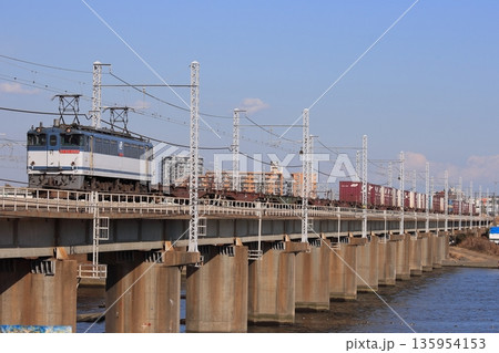 普段は走行しない東海道旅客線を迂回走行する貨物列車(3075レ)_2011/1/26撮影 135954153