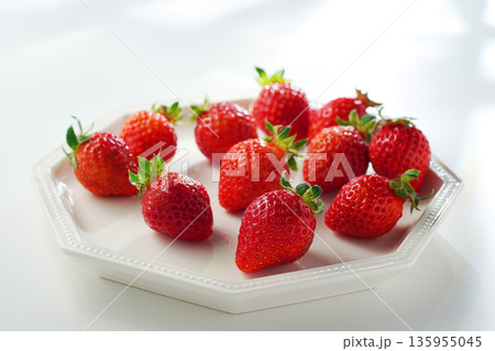 苺・いちご・イチゴ(あまおう) 135955045