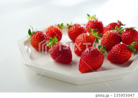 苺・いちご・イチゴ(あまおう) 135955047