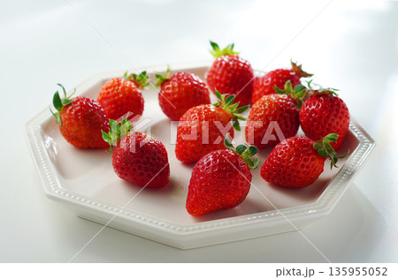 苺・いちご・イチゴ(あまおう) 135955052