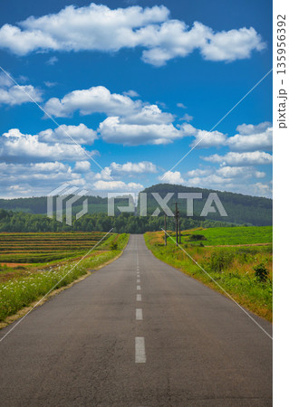 就実の丘の風景 135956392