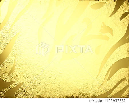 金箔の質感が輝く和風テクスチャ背景｜豪華で印象的なゴールド素材 135957881