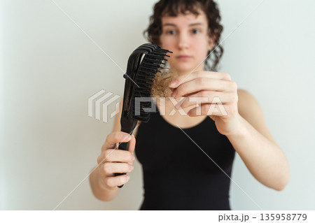 early baldness in women early baldness in women 135958779