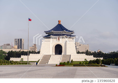 台湾　中正紀念堂　自由広場 135960820