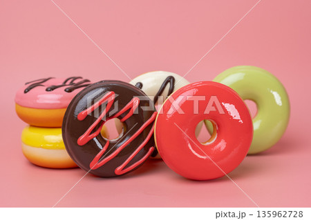 Close-up of glazed donuts 135962728