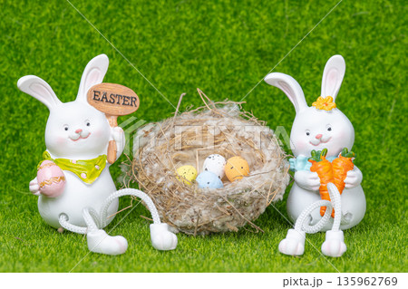 Easter bunny with eggs 135962769