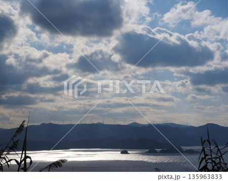 海の見える風景 135963833