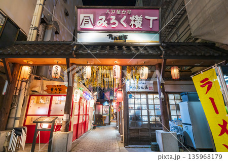 「青森県」八戸屋台村・みろく横丁の夜景　八戸市 135968179