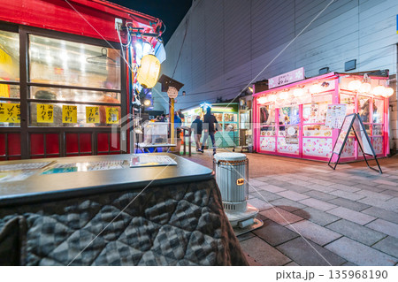 「青森県」八戸屋台村・みろく横丁の夜景 八戸市 「青森県」八戸屋台村・みろく横丁の夜景 八戸市 135968190