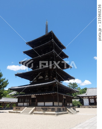 【奈良】法隆寺の五重塔 【奈良】法隆寺の五重塔 135968236