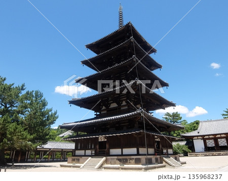 【奈良】法隆寺の五重塔 135968237