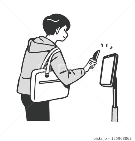 スマホをかざす男性のイラスト 135968868