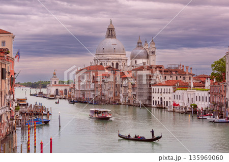 Gondolas on the Grand Canal in Venice, Italy 135969060